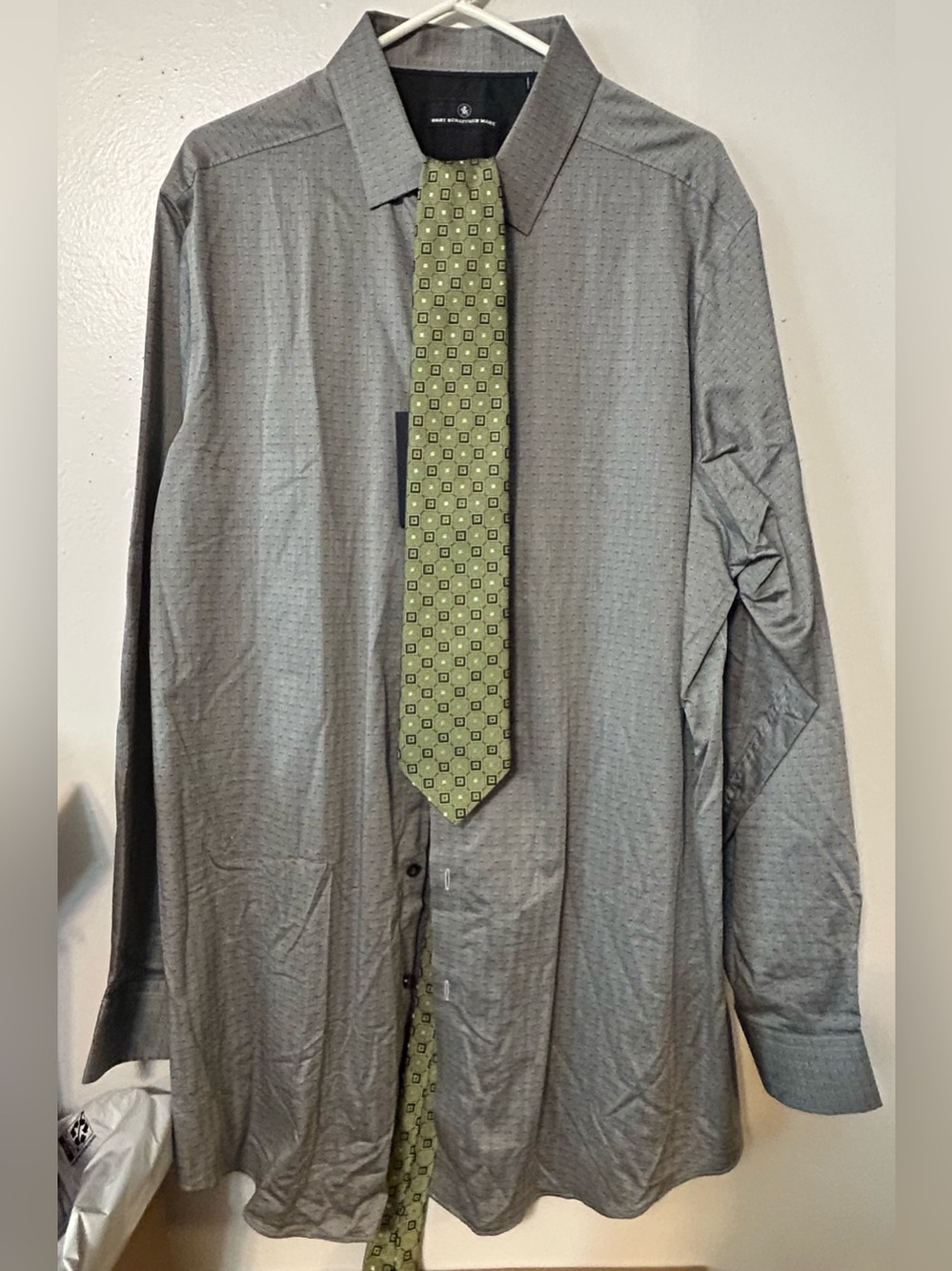 BRAND NEW Hart Schaffner Marx Gray Dress Shirt with Olive Tie
